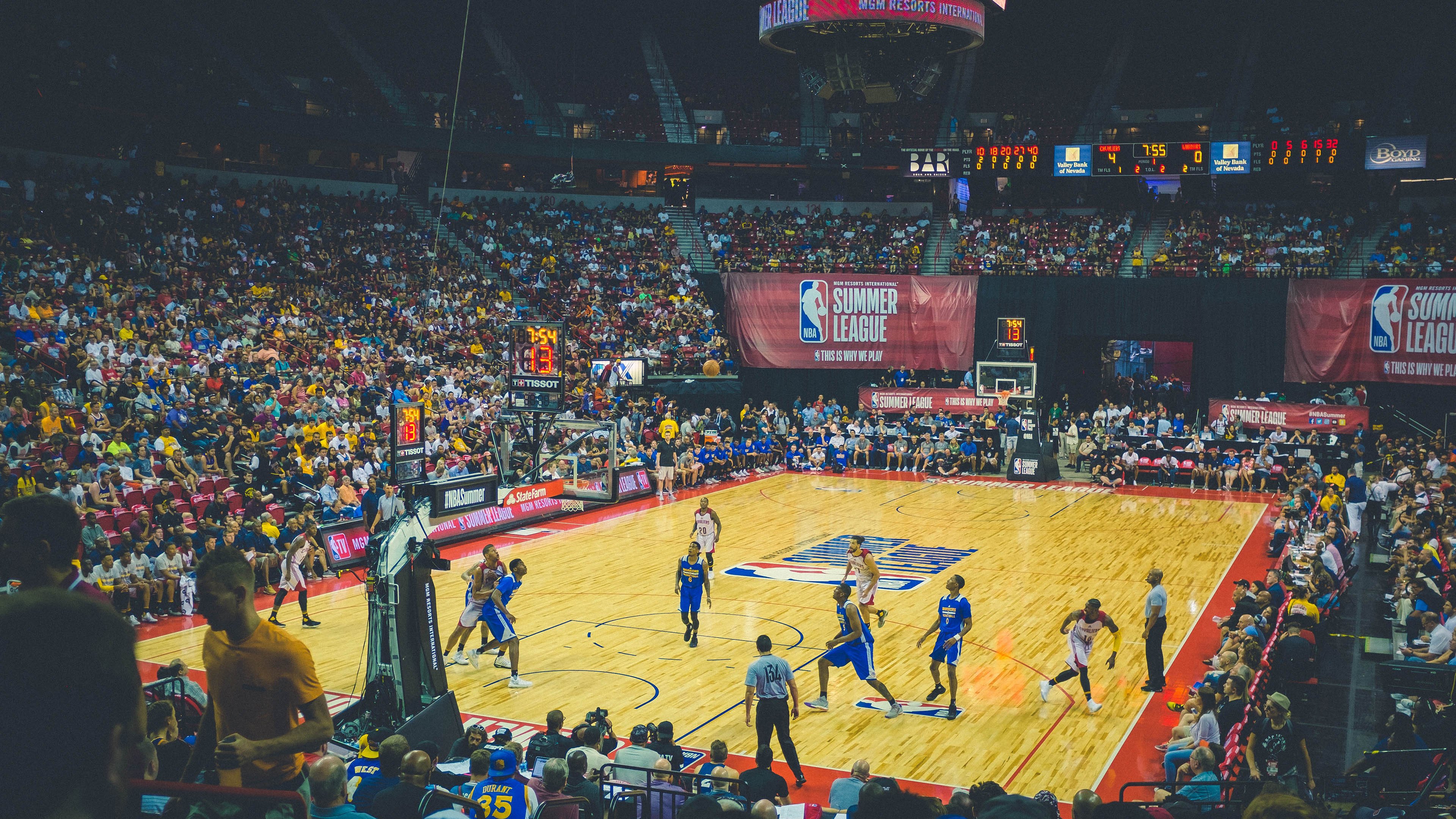 亚运会共设40个大项，吸引45个国家和地区参赛，亚运会上有几个运动项目