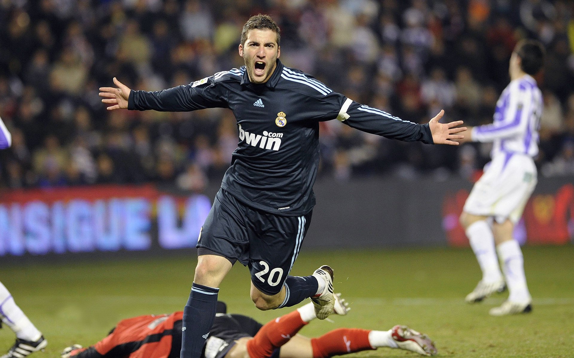 利物浦新援正式加盟球队，或改善中场实力，利物浦新赛季引援